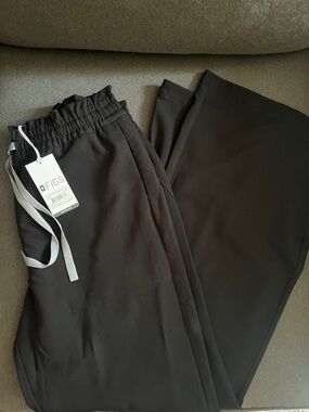 FIGS Women’s Black Drawstring Wide Leg Pants